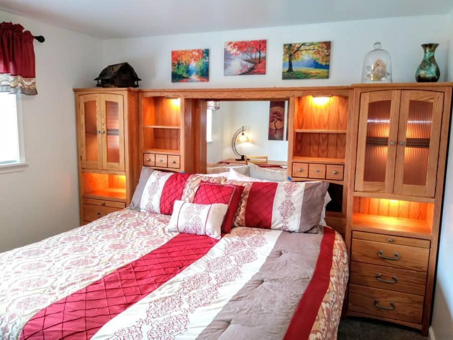 Sauna & Steam Larch Avenue Getaway Villa Port Angeles Dış mekan fotoğraf